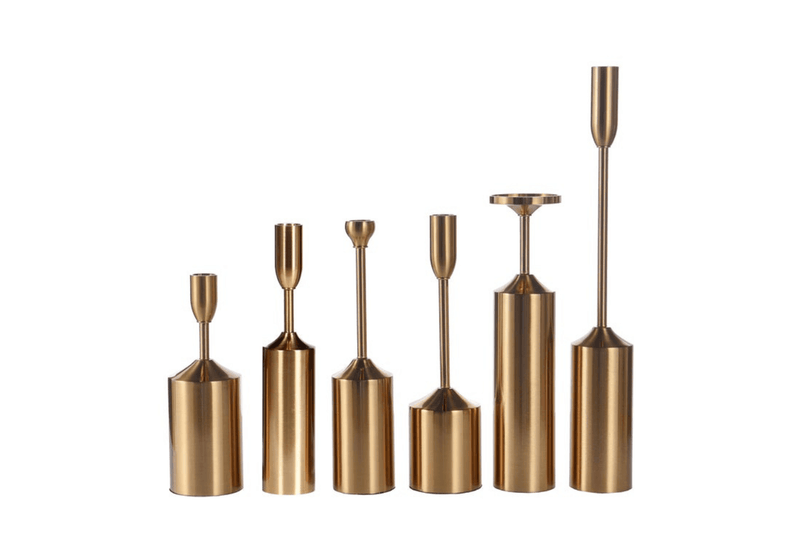 Set de 6 Candelabros de Metal Dorado con Base Cilíndrica