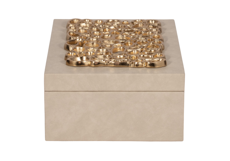 Caja Rectangular Vinipiel Beige con Detalle Dorado en Tapa